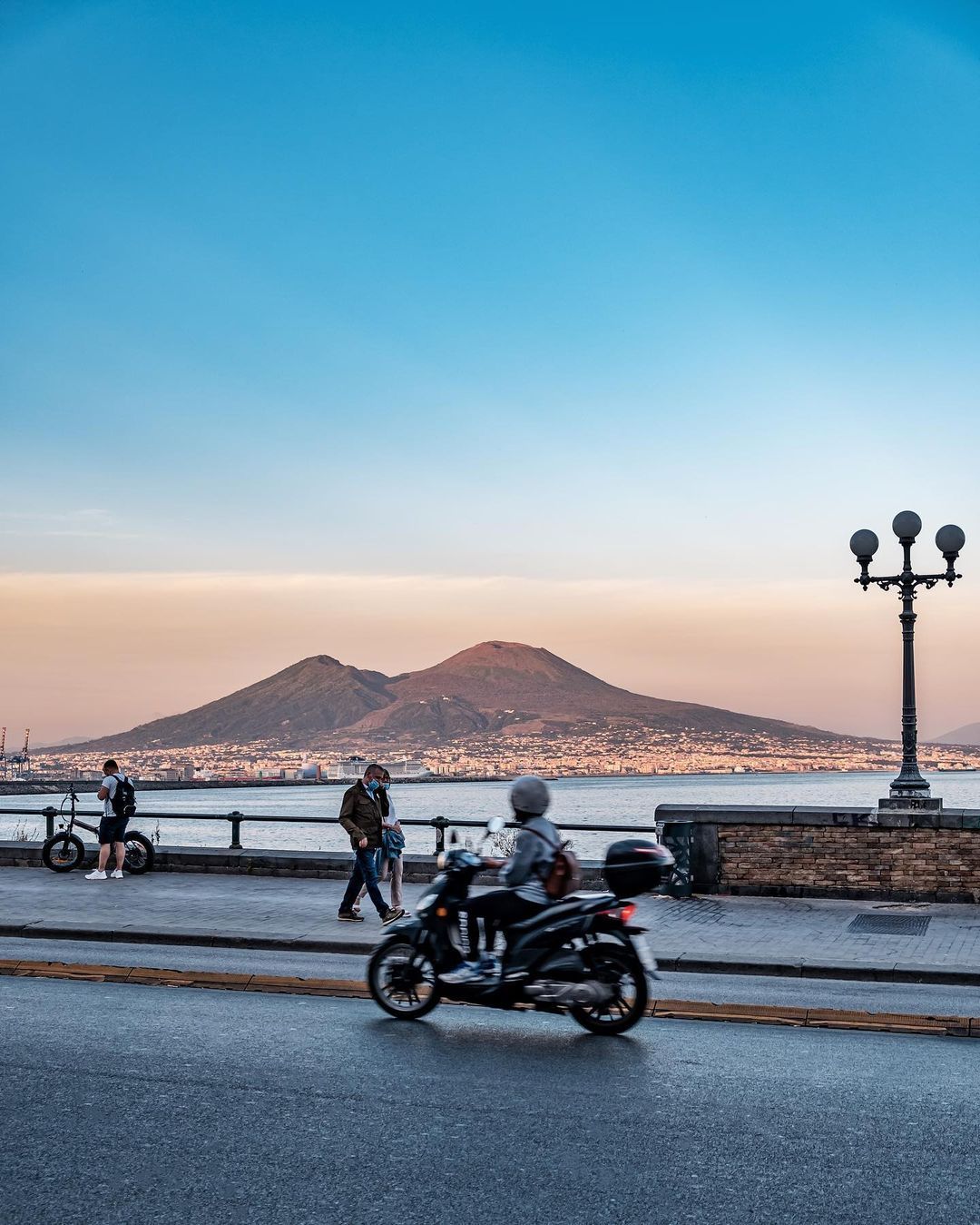 包含清晨那不勒斯备战NBA总决赛，临场应变细节曝光，球迷炸锅，临场指挥获称赞的词条